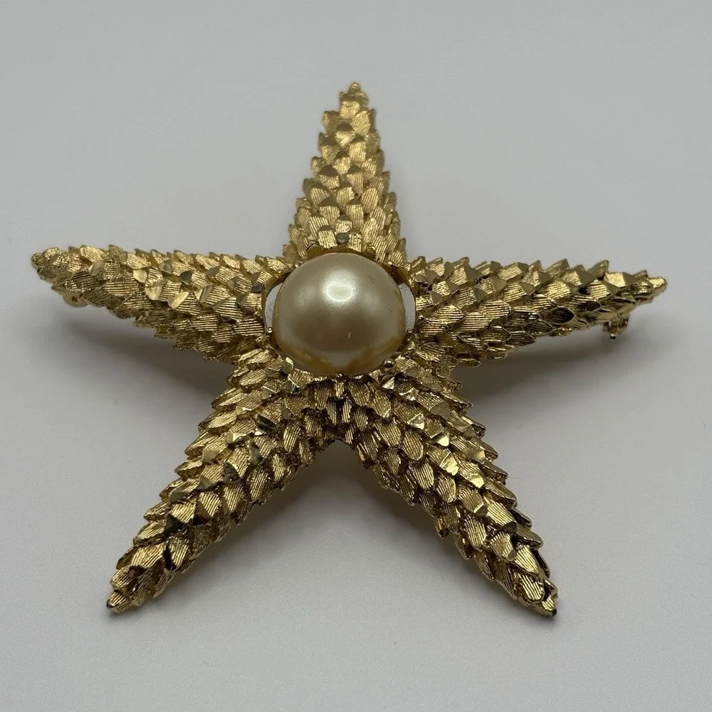Vintage Capri Brooch Starfish Faux Pearl Goldtone Sea Star Beach Nautical Cruise